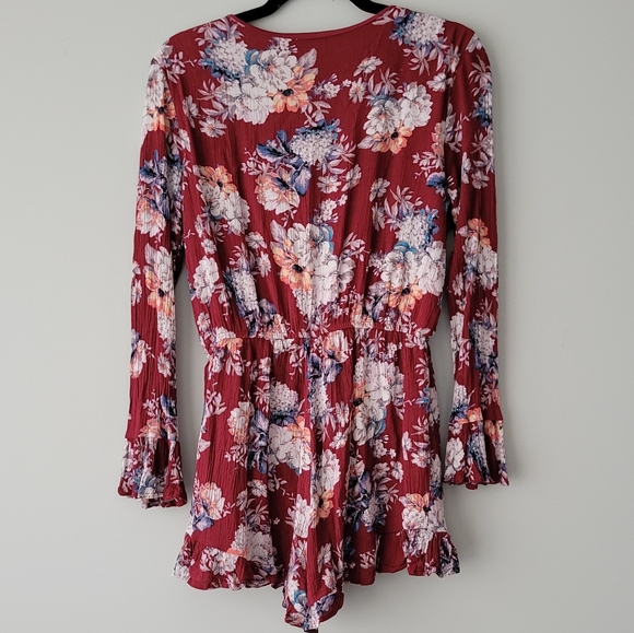 ONE CLOTHING | Floral Romper - Picture 2 of 4